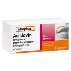 Eine Packung Acyclovir-Creme von Ratiopharm gegen Lippenherpes.